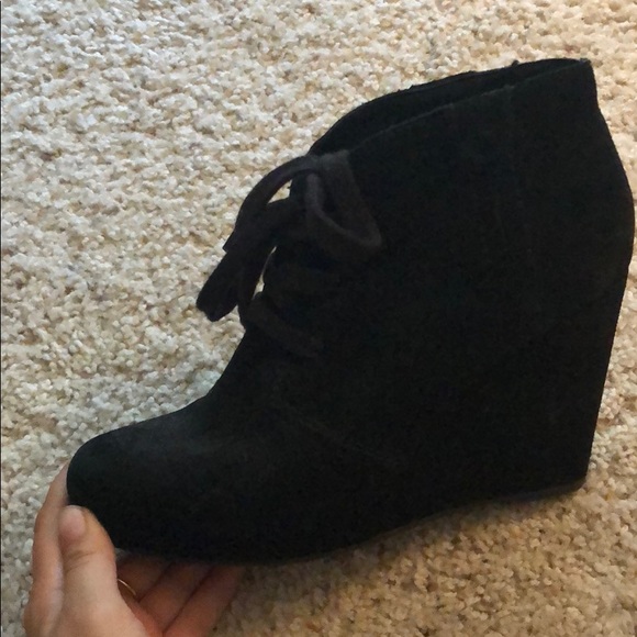 Dolce Vita black booties - Picture 2 of 3